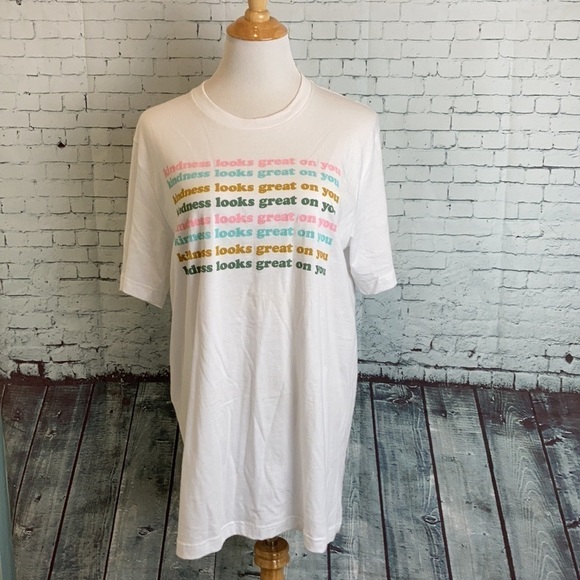 NWT Kindness Looks Great On You Multi-Color Tee Shirt Sz L Inspirational shirt - Picture 4 of 9
